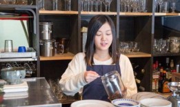 娱乐吃瓜酱大学老师,大学老师背后的故事