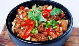 济南黄焖鸡爆料视频播放,视频播放量惊人，揭秘美食背后的故事
